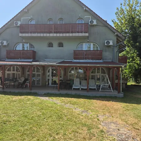 Bed & Breakfast Fitbalance-centrum Zamárdi